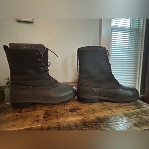 Lacrosse rubber boots. Excellent condition and a ton of life left. Mens 12.5.